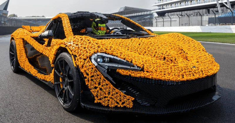 Bizar! Lego bouwt een rijdende replica van een McLaren P1