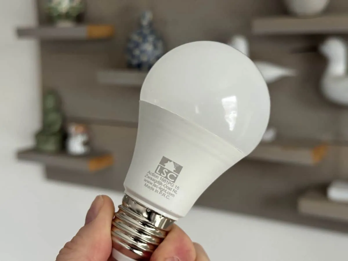 LSC Smart Connect lamp